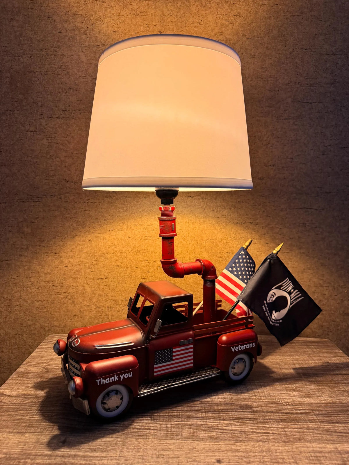 Metal vintage like thank you veterans lamp