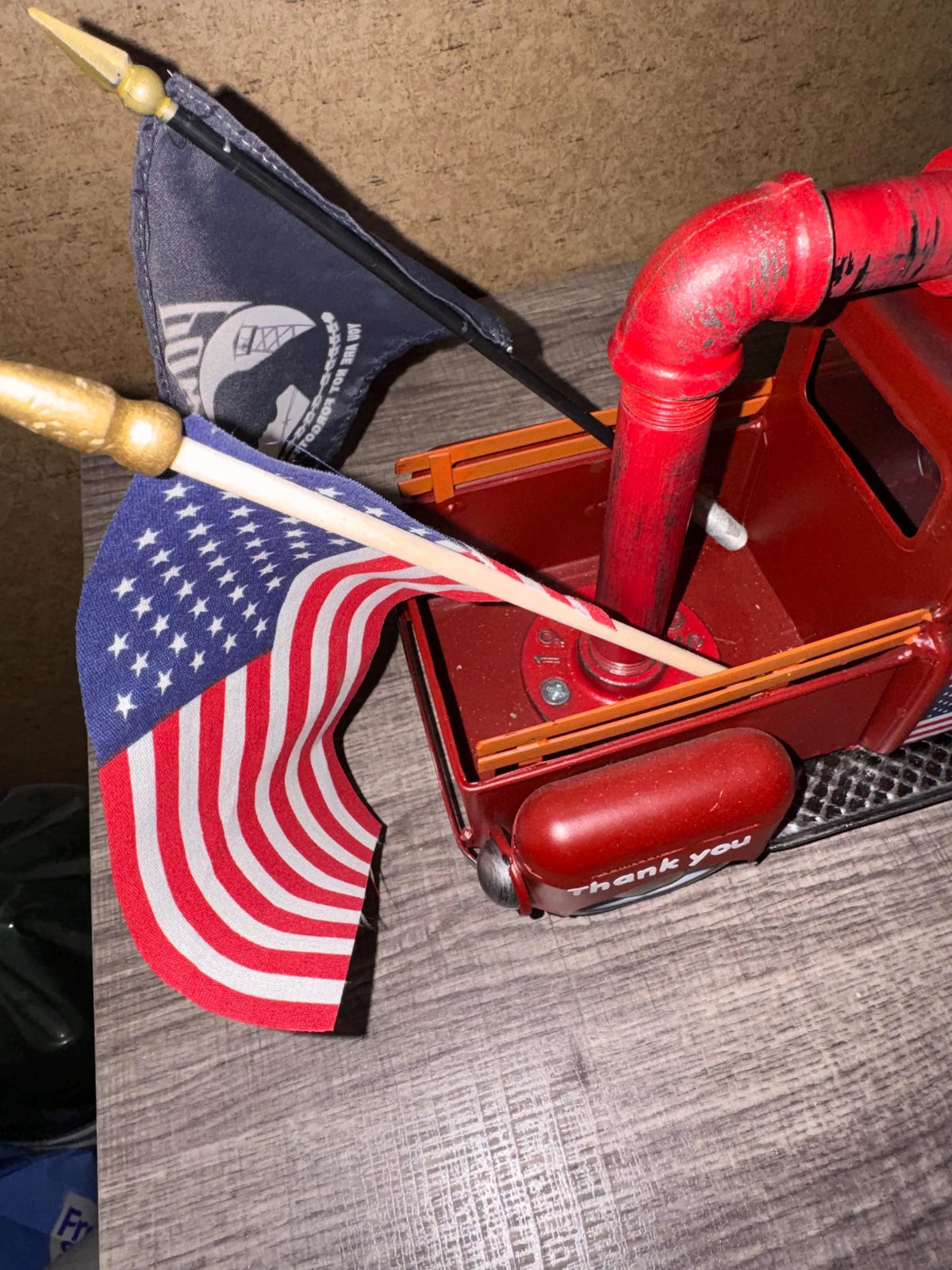 Metal vintage like thank you veterans lamp