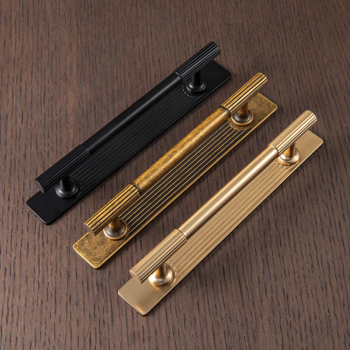 Striped Antique Brass Cabinet Handle , Champagne Gold Wardrobe Knobs