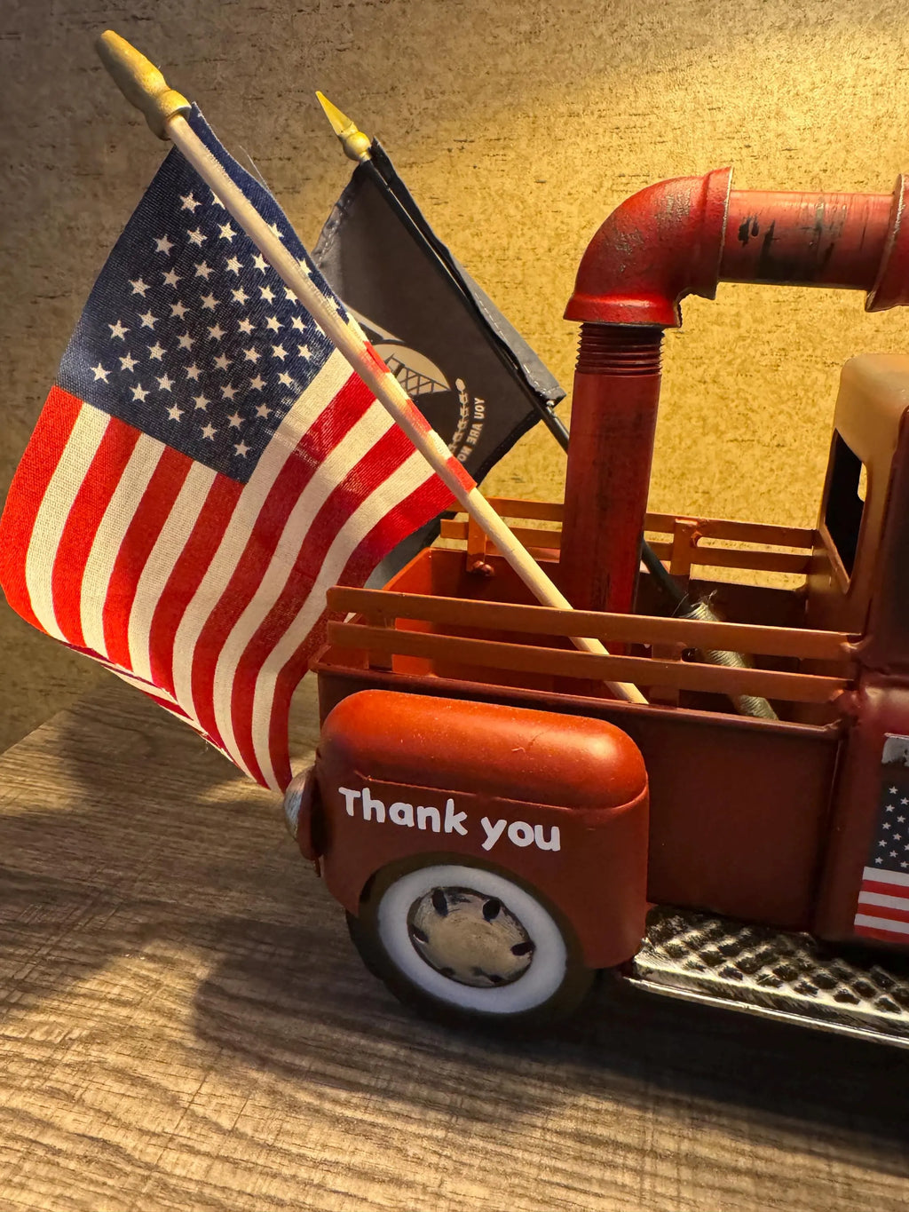 Metal vintage like thank you veterans lamp