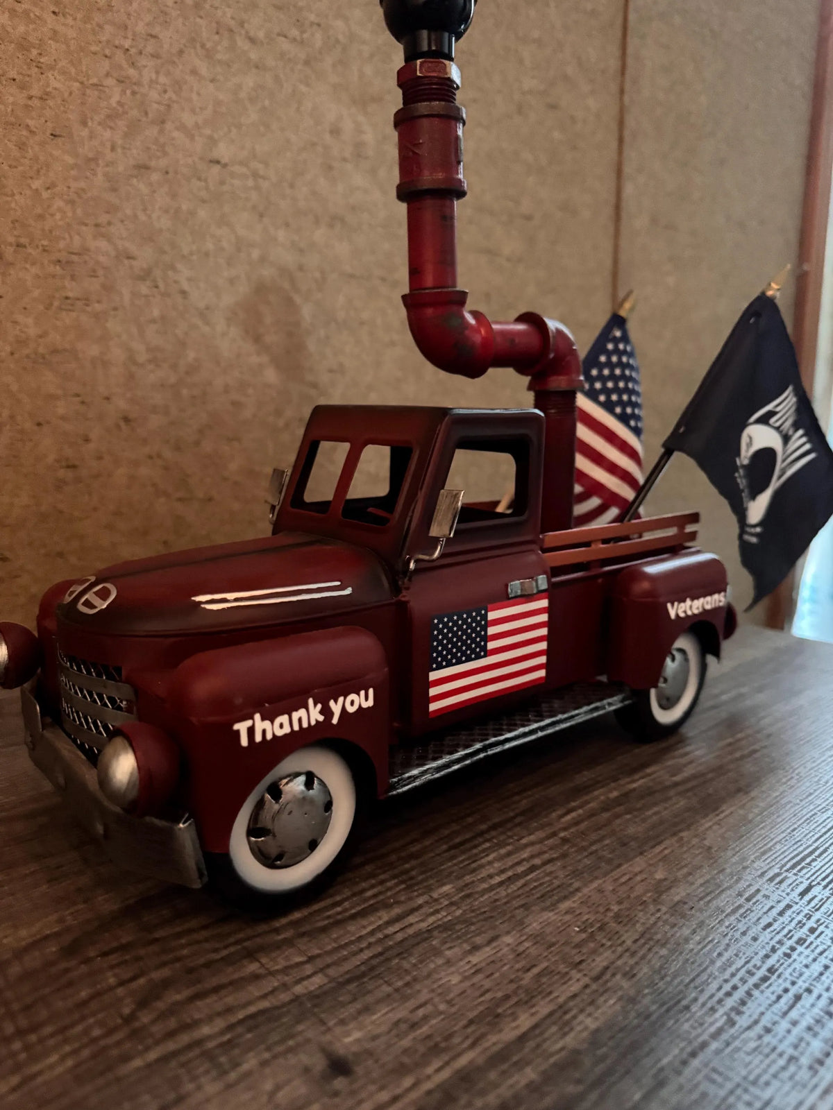 Metal vintage like thank you veterans lamp